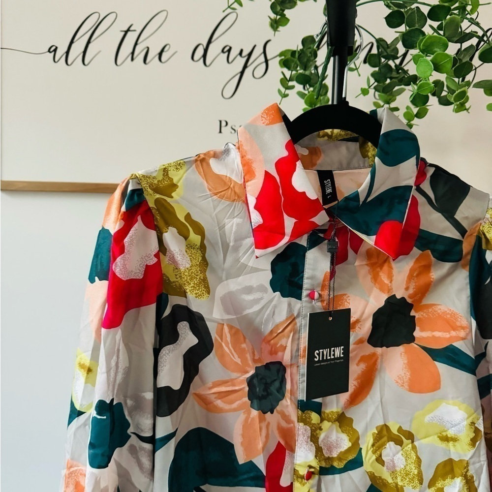 🎉HP🎉STYLEWE Women's Multicolor Collar
Regular Fit Lantern Sleeves Blouse Large - Picture 6 of 7